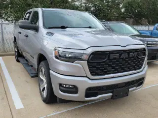 Ram 1500 2025 4x2 Tradesman 4dr Crew Cab 5.6 ft. SB Pickup