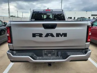 Ram 1500 2025 4x2 Tradesman 4dr Crew Cab 5.6 ft. SB Pickup