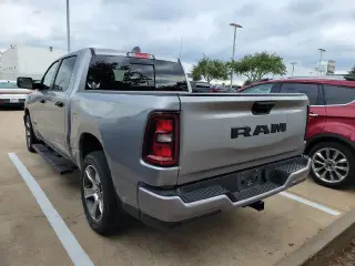 Ram 1500 2025 4x2 Tradesman 4dr Crew Cab 5.6 ft. SB Pickup