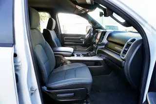 Ram 1500 2022 4x2 Big Horn cabina paso corto 4 puertas 5.6 pies SB Pickup