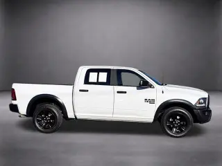 Ram 1500 Classic 2022 4x4 SLT 4dr Crew Cab 5.5 ft. SB Pickup