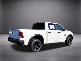 Ram 1500 Classic 2022 4x4 SLT 4dr Crew Cab 5.5 ft. SB Pickup