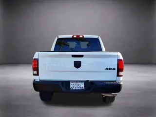 Ram 1500 Classic 2022 4x4 SLT 4dr Crew Cab 5.5 ft. SB Pickup