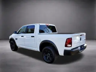 Ram 1500 Classic 2022 4x4 SLT 4dr Crew Cab 5.5 ft. SB Pickup