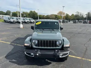 Jeep Gladiator 2025 4x4 Sport 4dr Crew Cab 5.0 ft. SB