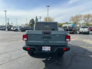 Jeep Gladiator 2025 4x4 Sport 4dr Crew Cab 5.0 ft. SB
