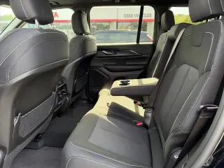 Jeep Grand Cherokee 2025 4x4 Laredo 4dr SUV
