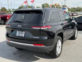 Jeep Grand Cherokee 2025 4x4 Laredo 4dr SUV