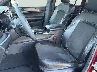 Jeep Grand Cherokee 2024 4x4 Laredo 4dr SUV