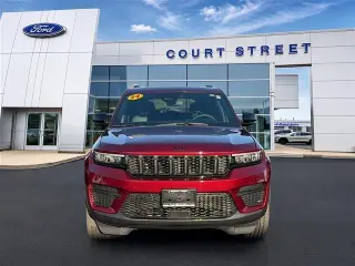 Jeep Grand Cherokee 2024 4x4 Laredo 4dr SUV
