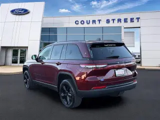 Jeep Grand Cherokee 2024 4x4 Laredo 4dr SUV