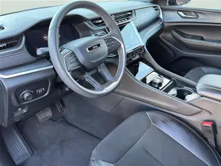 Jeep Grand Cherokee 2024 4x4 Laredo 4dr SUV