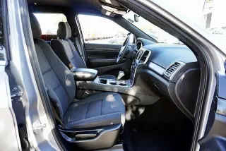 Jeep Grand Cherokee 2019 4x2 Laredo 4dr SUV