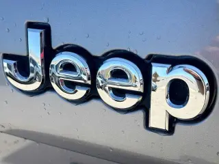 Jeep Cherokee 2021 4x4 Latitude Lux 4dr SUV