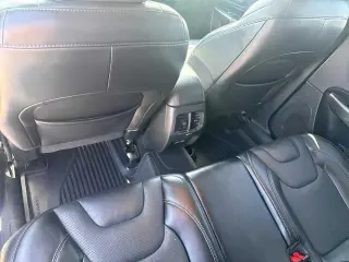 Jeep Cherokee 2021 4x4 Latitude Lux 4dr SUV