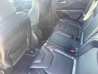 Jeep Cherokee 2021 4x4 Latitude Lux 4dr SUV