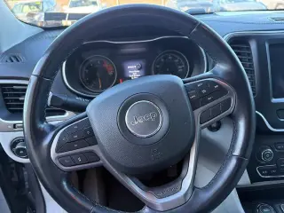 Jeep Cherokee 2021 4x4 Latitude Lux 4dr SUV