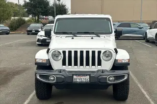Jeep Wrangler Unlimited 2018 4x4 Sahara 4dr SUV (lanzamiento a mitad de año)