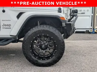 Jeep Wrangler Unlimited 2018 4x4 Sahara 4dr SUV (versión media del año)