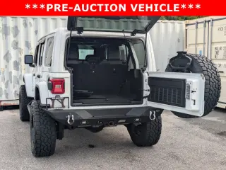 Jeep Wrangler Unlimited 2018 4x4 Sahara 4dr SUV (versión media del año)