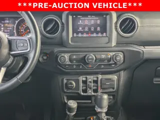 Jeep Wrangler Unlimited 2018 4x4 Sahara 4dr SUV (versión media del año)