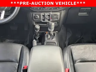 Jeep Wrangler Unlimited 2018 4x4 Sahara 4dr SUV (versión media del año)