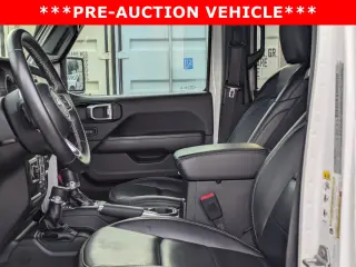 Jeep Wrangler Unlimited 2018 4x4 Sahara 4dr SUV (versión media del año)