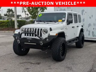 Jeep Wrangler Unlimited 2018 4x4 Sahara 4dr SUV (versión media del año)