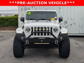 Jeep Wrangler Unlimited 2018 4x4 Sahara 4dr SUV (versión media del año)