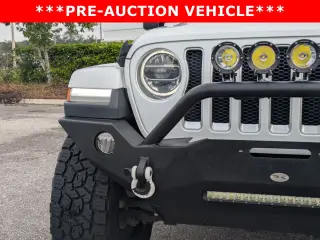 Jeep Wrangler Unlimited 2018 4x4 Sahara 4dr SUV (versión media del año)