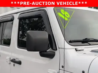 Jeep Wrangler Unlimited 2018 4x4 Sahara 4dr SUV (versión media del año)