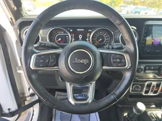 Jeep Wrangler Unlimited 2018 4x4 Moab 4dr SUV (lanzamiento de mitad de año)