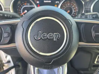 Jeep Wrangler Unlimited 2018 4x4 Moab 4dr SUV (lanzamiento de mitad de año)