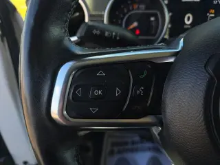 Jeep Wrangler Unlimited 2018 4x4 Moab 4dr SUV (lanzamiento de mitad de año)