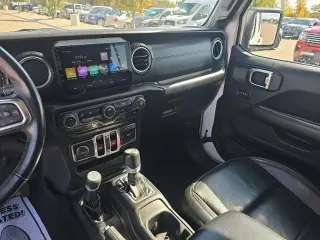Jeep Wrangler Unlimited 2018 4x4 Moab 4dr SUV (lanzamiento de mitad de año)