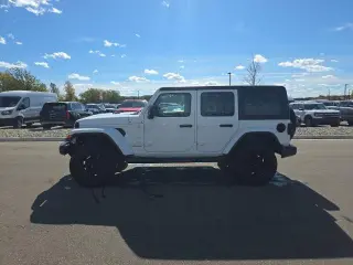 Jeep Wrangler Unlimited 2018 4x4 Moab 4dr SUV (lanzamiento de mitad de año)