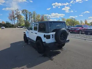 Jeep Wrangler Unlimited 2018 4x4 Moab 4dr SUV (lanzamiento de mitad de año)