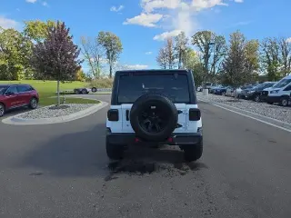 Jeep Wrangler Unlimited 2018 4x4 Moab 4dr SUV (lanzamiento de mitad de año)