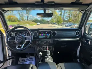 Jeep Wrangler Unlimited 2018 4x4 Moab 4dr SUV (lanzamiento de mitad de año)