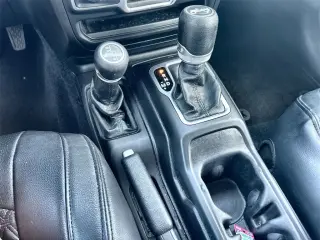 Jeep Wrangler Unlimited 2018 4x4 Deportivo 4dr SUV (lanzamiento a mitad de año)