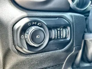 Jeep Wrangler Unlimited 2018 4x4 Deportivo 4dr SUV (lanzamiento a mitad de año)