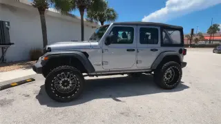 Jeep Wrangler Unlimited 2018 4x4 Deportivo 4dr SUV (lanzamiento a mitad de año)