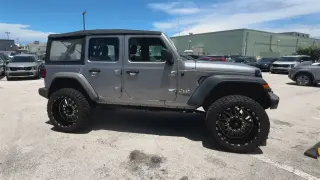 Jeep Wrangler Unlimited 2018 4x4 Deportivo 4dr SUV (lanzamiento a mitad de año)