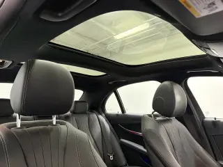 Mercedes-Benz Clase E 2022 AWD E 450 4MATIC 4dr Sedán