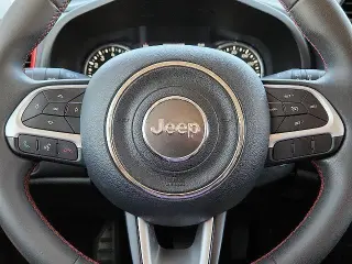 Jeep Renegade 2023 4x4 Trailhawk 4dr SUV
