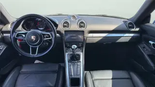 Porsche 718 Cayman 2017 2dr Coupe