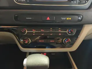 Kia Sedona 2020 LX 4 puertas Minivan