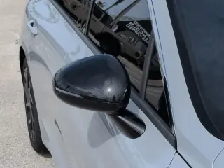Sedán Kia K5 2026 GT-Line tracción total de 4 puertas