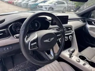 Genesis G70 2023 2.0T 4dr Sedán