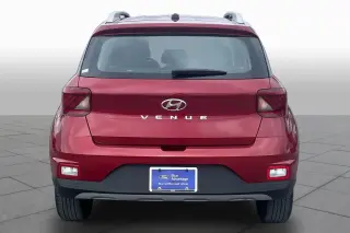 Hyundai VENUE 2024 Limited 4dr Crossover